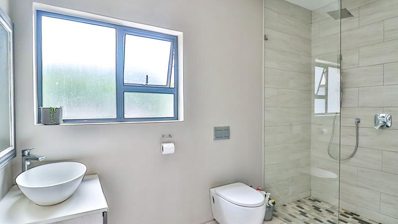 5 Bedroom Property for Sale in Midstream Ridge Gauteng