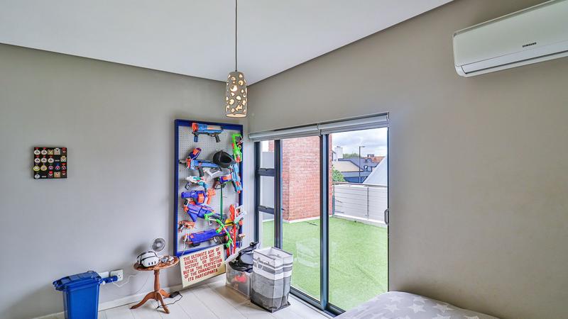 5 Bedroom Property for Sale in Midstream Ridge Gauteng