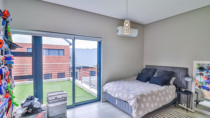 5 Bedroom Property for Sale in Midstream Ridge Gauteng