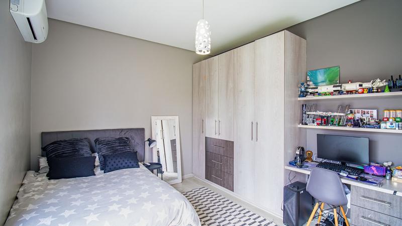 5 Bedroom Property for Sale in Midstream Ridge Gauteng