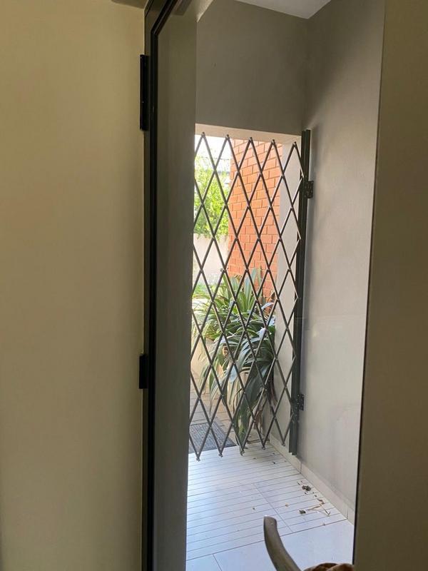 5 Bedroom Property for Sale in Midstream Ridge Gauteng