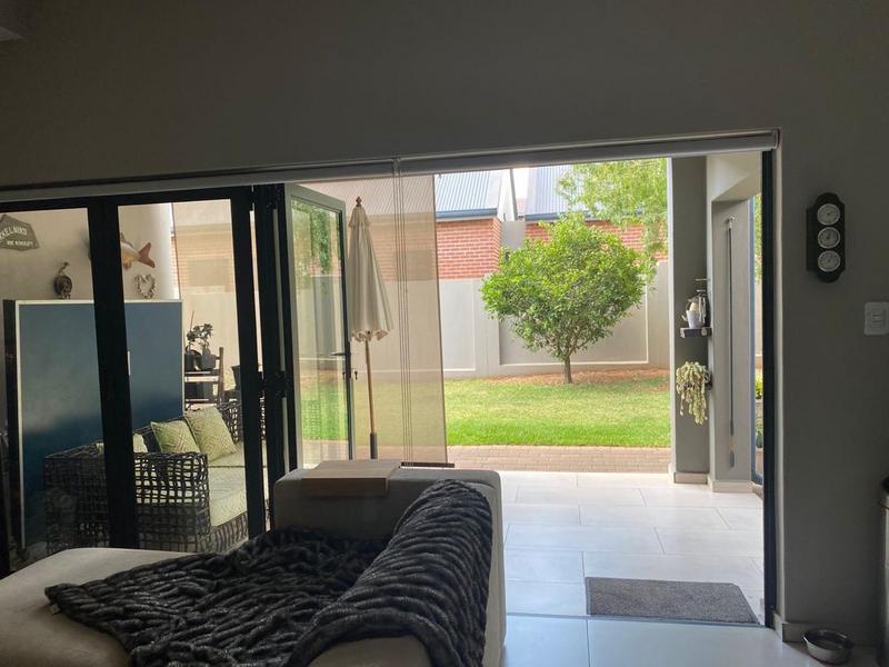 5 Bedroom Property for Sale in Midstream Ridge Gauteng