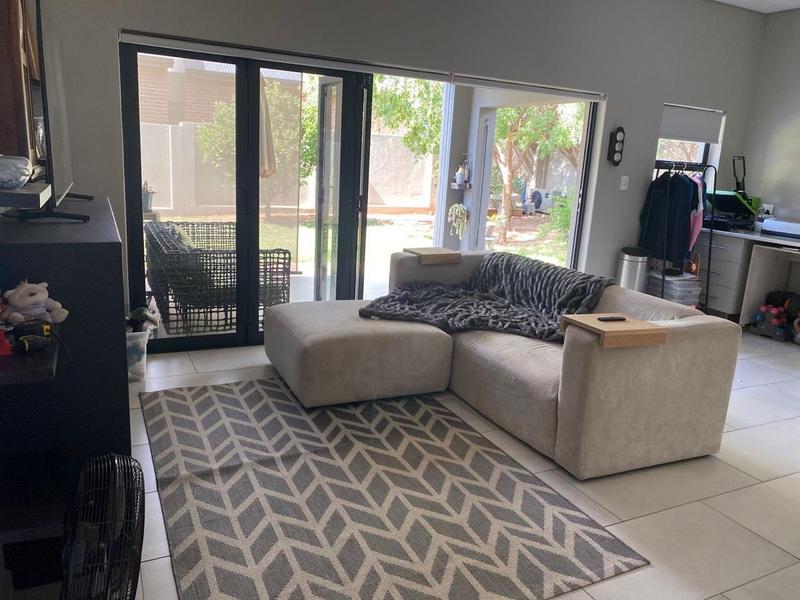 5 Bedroom Property for Sale in Midstream Ridge Gauteng