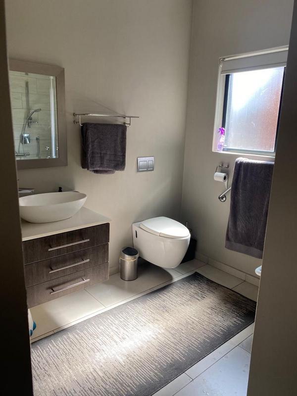 5 Bedroom Property for Sale in Midstream Ridge Gauteng