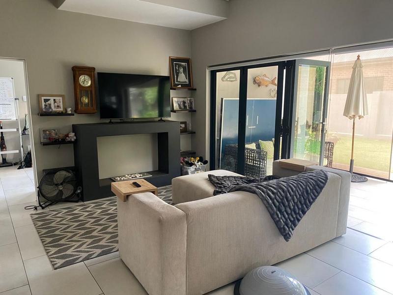 5 Bedroom Property for Sale in Midstream Ridge Gauteng