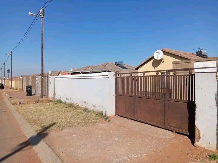 To Let 2 Bedroom Property for Rent in Protea Glen Gauteng