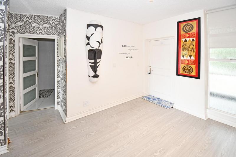 1 Bedroom Property for Sale in Sandhurst Gauteng