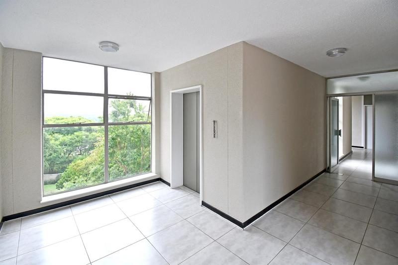 1 Bedroom Property for Sale in Sandhurst Gauteng