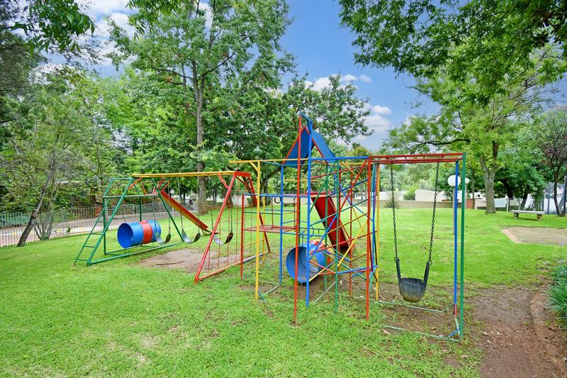 1 Bedroom Property for Sale in Sandhurst Gauteng