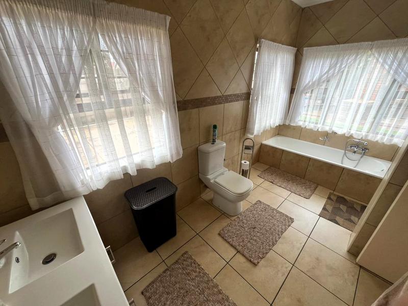 4 Bedroom Property for Sale in Freeway Park Gauteng