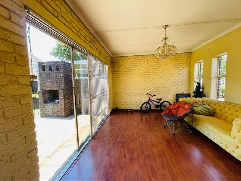 3 Bedroom Property for Sale in Sunward Park Gauteng