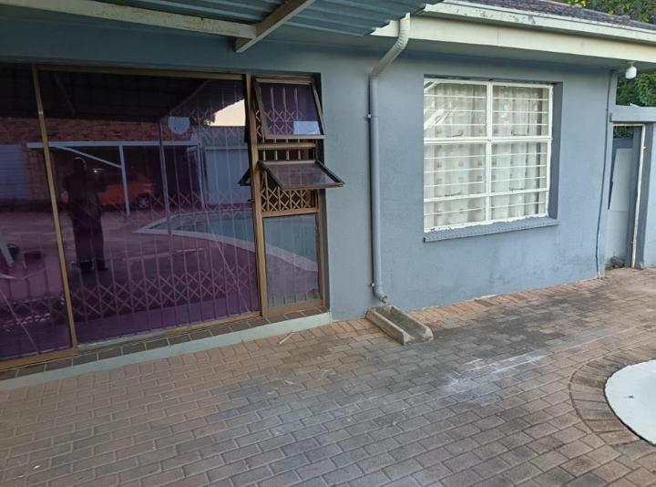 To Let 1 Bedroom Property for Rent in Cyrildene Gauteng