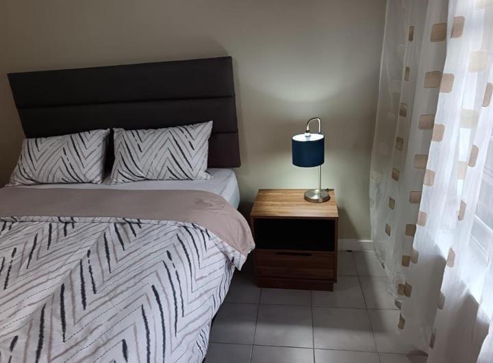 To Let 1 Bedroom Property for Rent in Cyrildene Gauteng