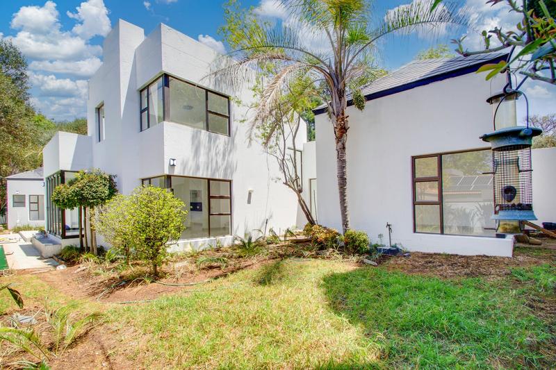 To Let 4 Bedroom Property for Rent in Dainfern Golf Estate Gauteng