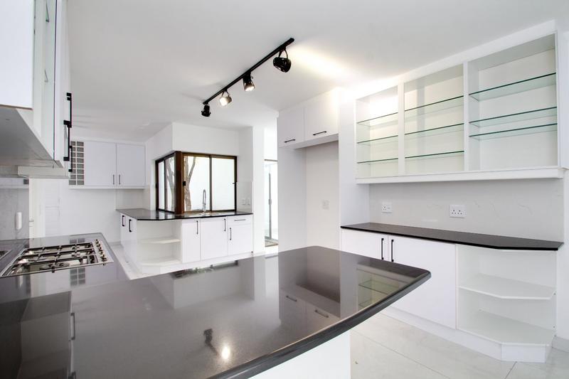 To Let 4 Bedroom Property for Rent in Dainfern Golf Estate Gauteng