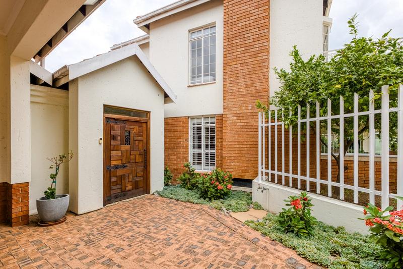 To Let 4 Bedroom Property for Rent in Dainfern Golf Estate Gauteng