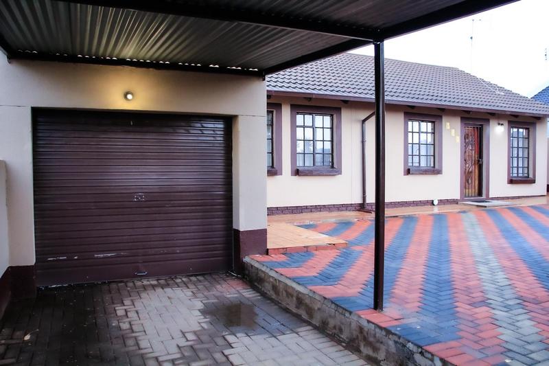 To Let 3 Bedroom Property for Rent in Elandspoort Gauteng