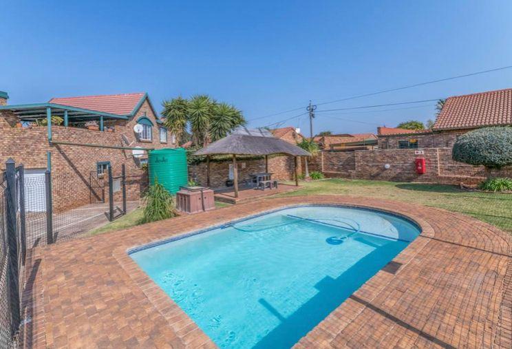 To Let 2 Bedroom Property for Rent in Lyttelton Gauteng