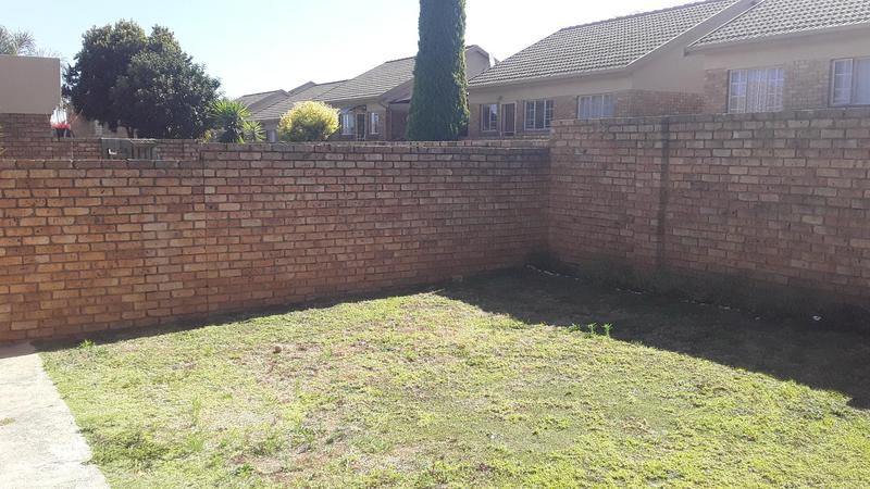 2 Bedroom Property for Sale in Amberfield Crest Estate Gauteng