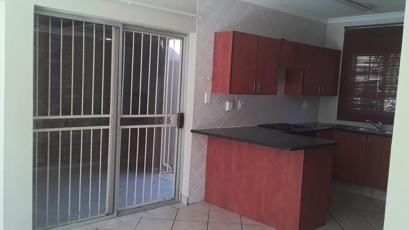 2 Bedroom Property for Sale in Amberfield Crest Estate Gauteng