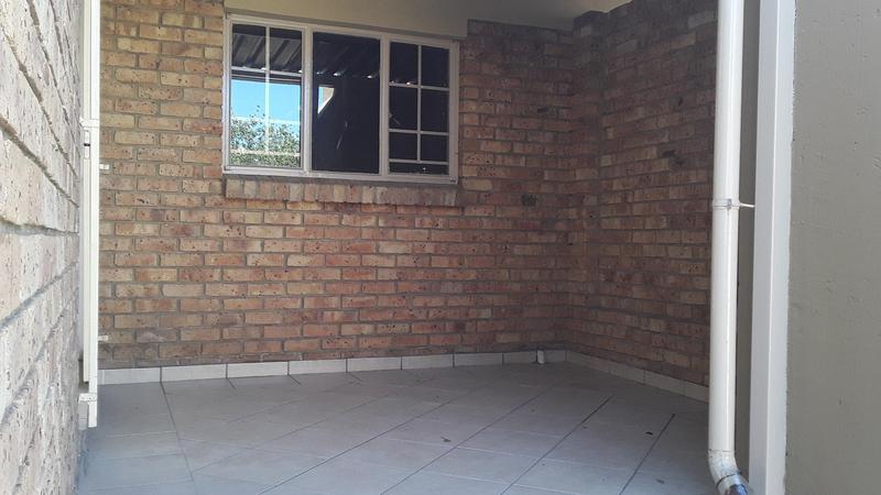 2 Bedroom Property for Sale in Amberfield Crest Estate Gauteng