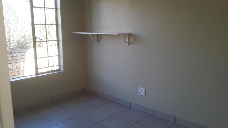2 Bedroom Property for Sale in Amberfield Crest Estate Gauteng