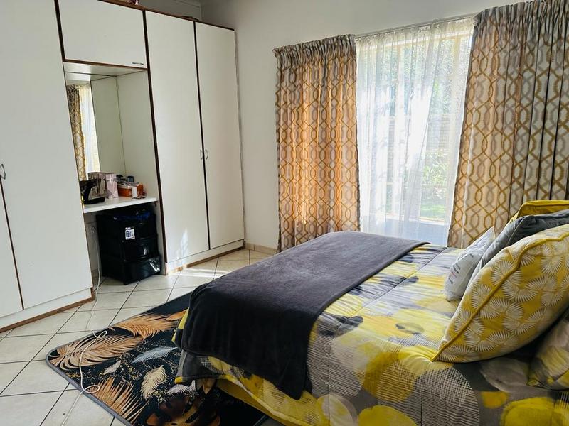 2 Bedroom Property for Sale in Robinpark Gauteng