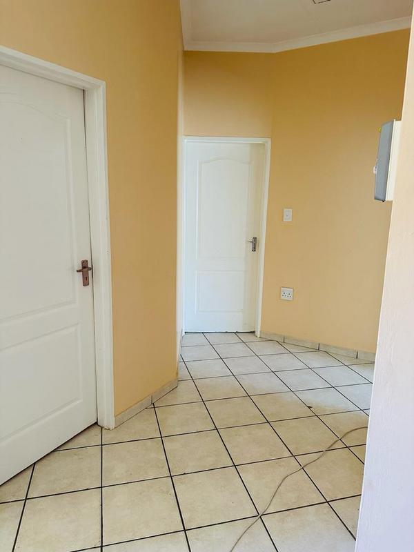 2 Bedroom Property for Sale in Robinpark Gauteng