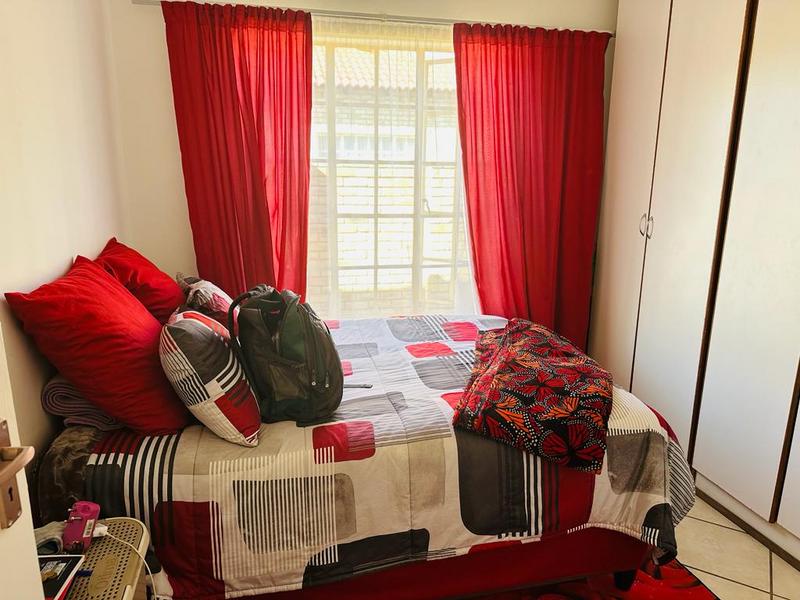 2 Bedroom Property for Sale in Robinpark Gauteng