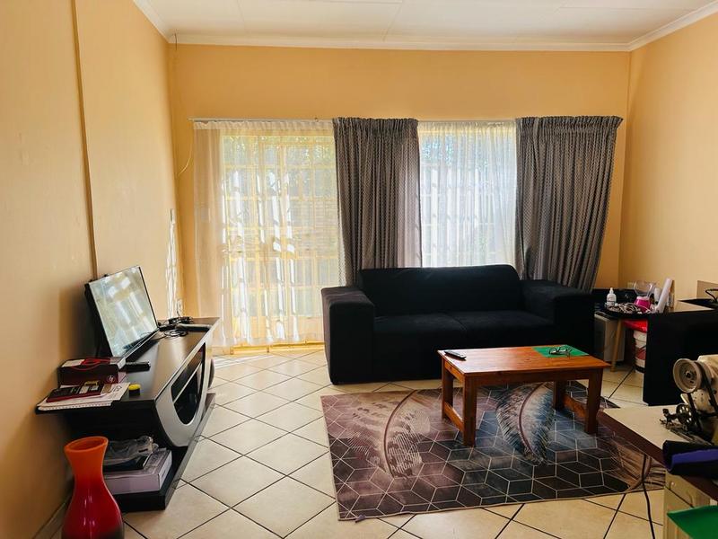 2 Bedroom Property for Sale in Robinpark Gauteng