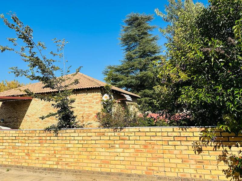 2 Bedroom Property for Sale in Robinpark Gauteng