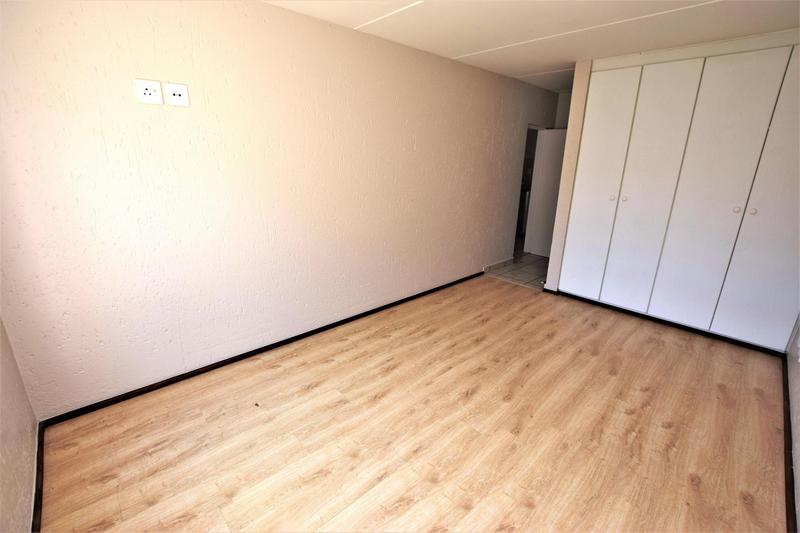 1 Bedroom Property for Sale in Paulshof Gauteng