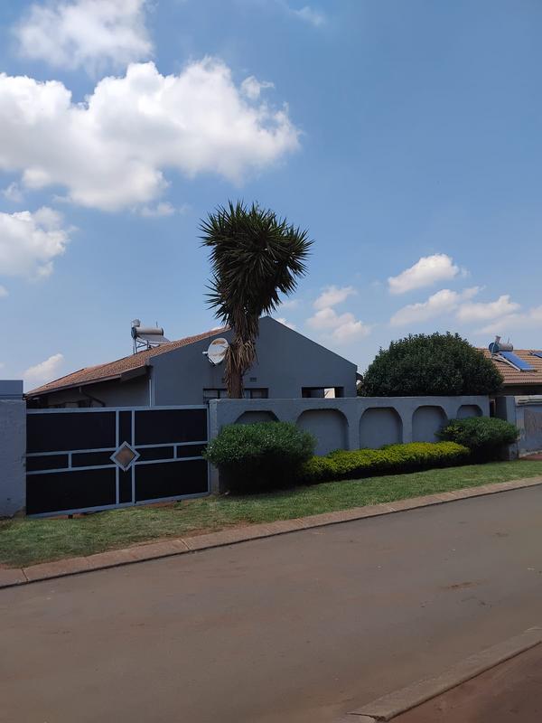 4 Bedroom Property for Sale in Vosloorus Gauteng