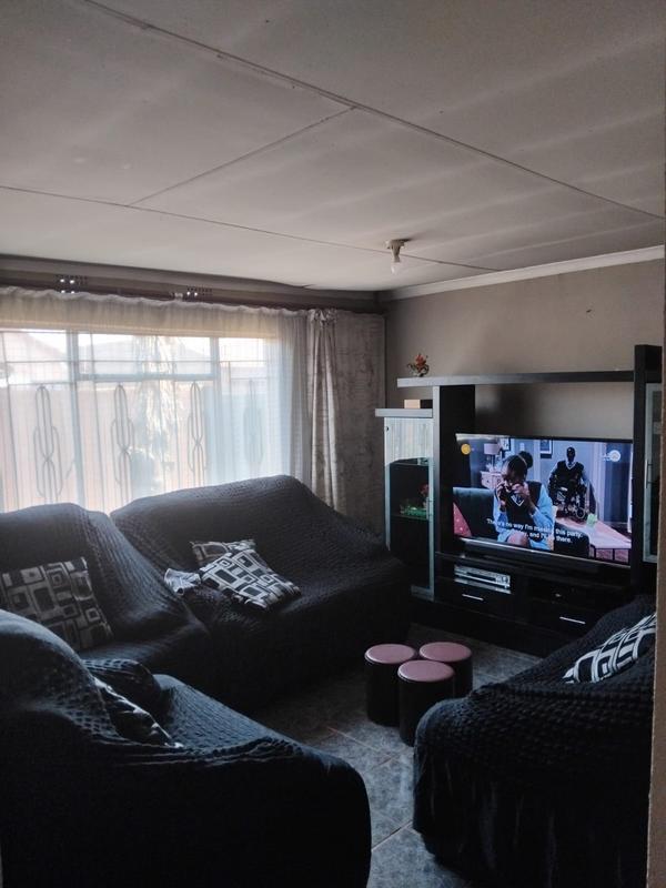 4 Bedroom Property for Sale in Vosloorus Gauteng