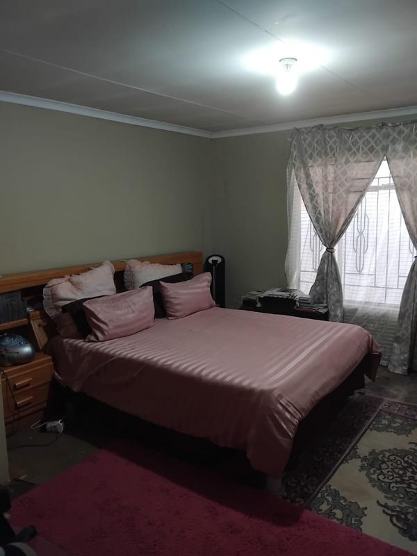 4 Bedroom Property for Sale in Vosloorus Gauteng