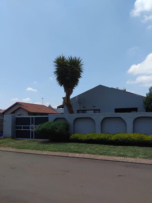 4 Bedroom Property for Sale in Vosloorus Gauteng