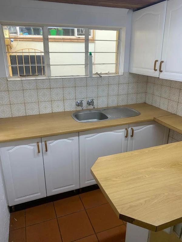 To Let 1 Bedroom Property for Rent in Wilro Park Gauteng