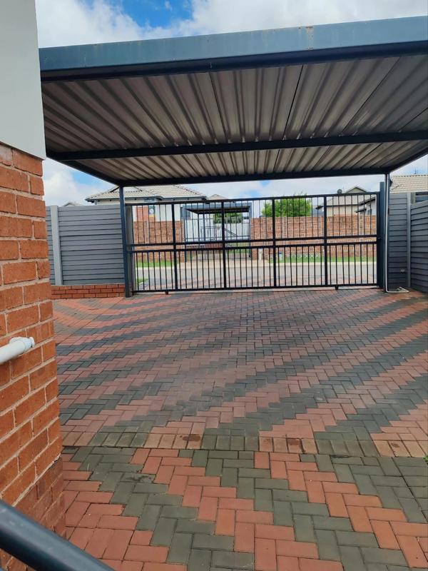 4 Bedroom Property for Sale in Mindalore Gauteng