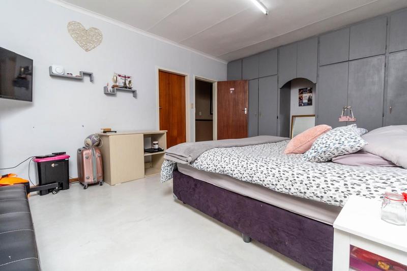 10 Bedroom Property for Sale in Witpoortjie Gauteng