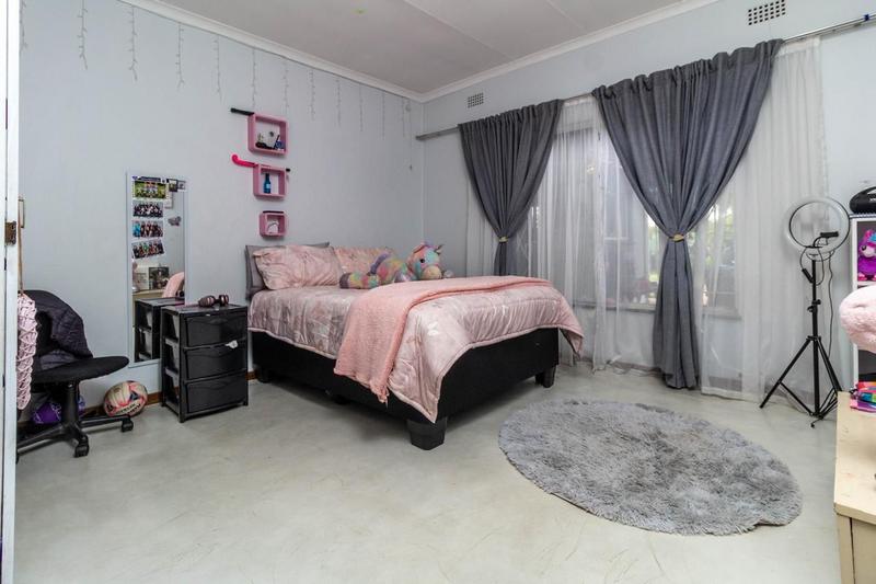 10 Bedroom Property for Sale in Witpoortjie Gauteng
