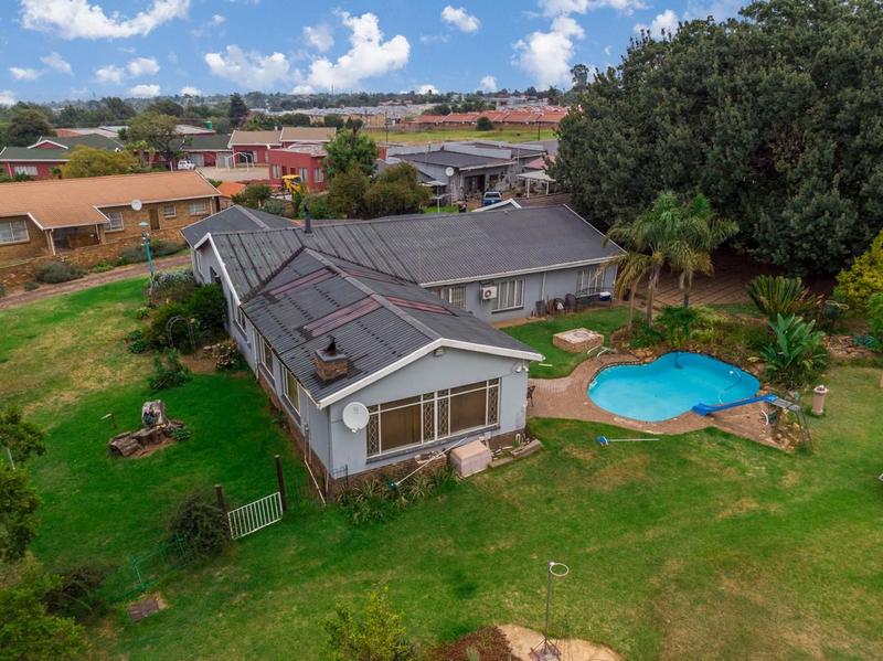10 Bedroom Property for Sale in Witpoortjie Gauteng