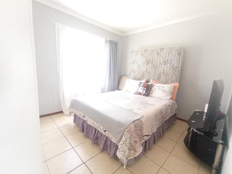 2 Bedroom Property for Sale in Willowbrook Gauteng