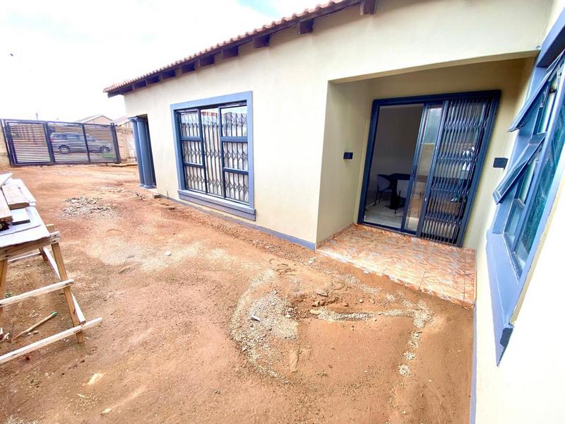 To Let 3 Bedroom Property for Rent in Toekomsrus Gauteng
