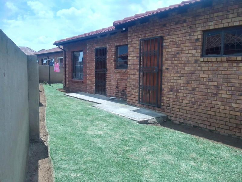 2 Bedroom Property for Sale in Sharon Park Gauteng