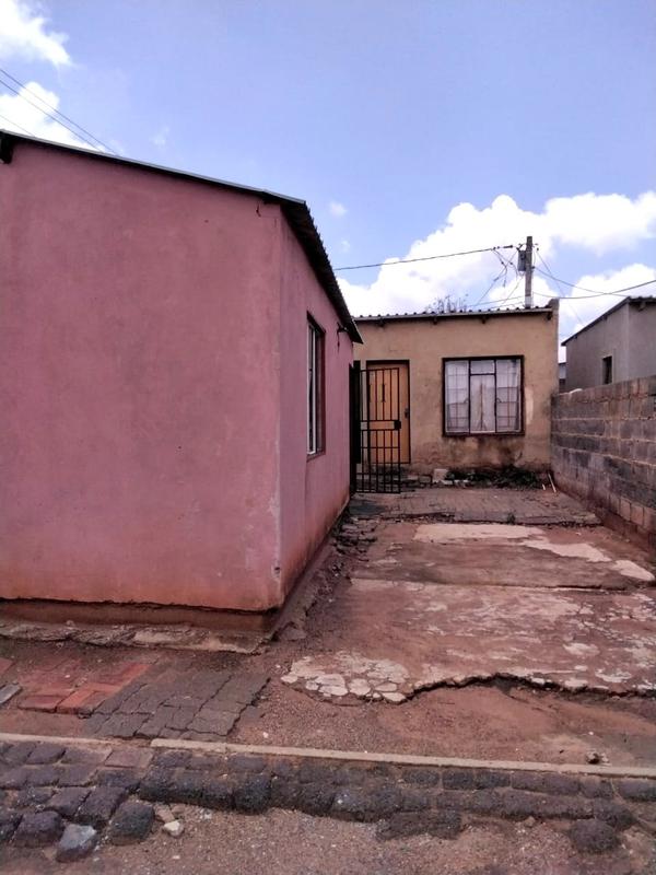 2 Bedroom Property for Sale in Thulani Gauteng