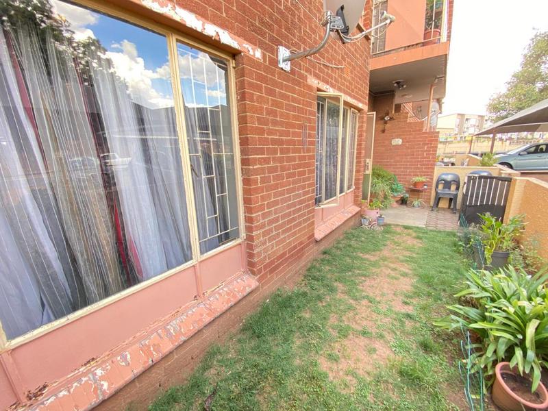 2 Bedroom Property for Sale in Witpoortjie Gauteng