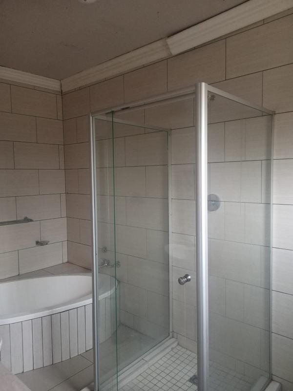 4 Bedroom Property for Sale in Windmill Park Gauteng