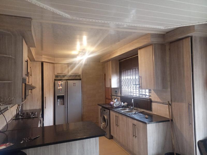 4 Bedroom Property for Sale in Windmill Park Gauteng