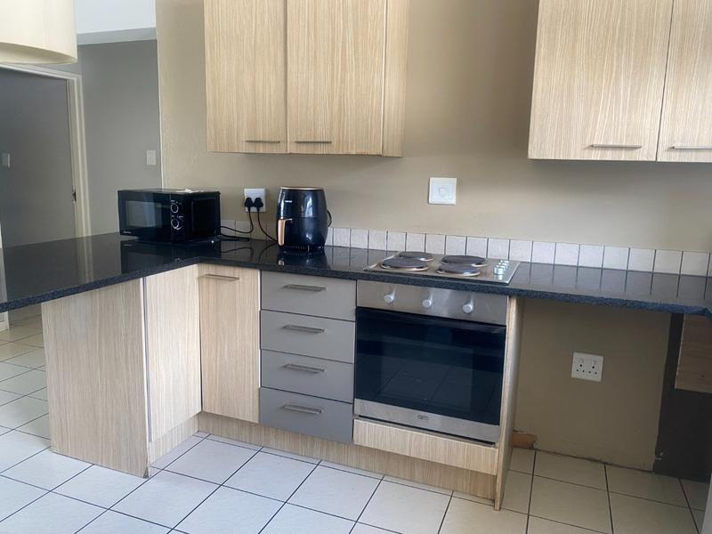 2 Bedroom Property for Sale in The Paddocks Gauteng