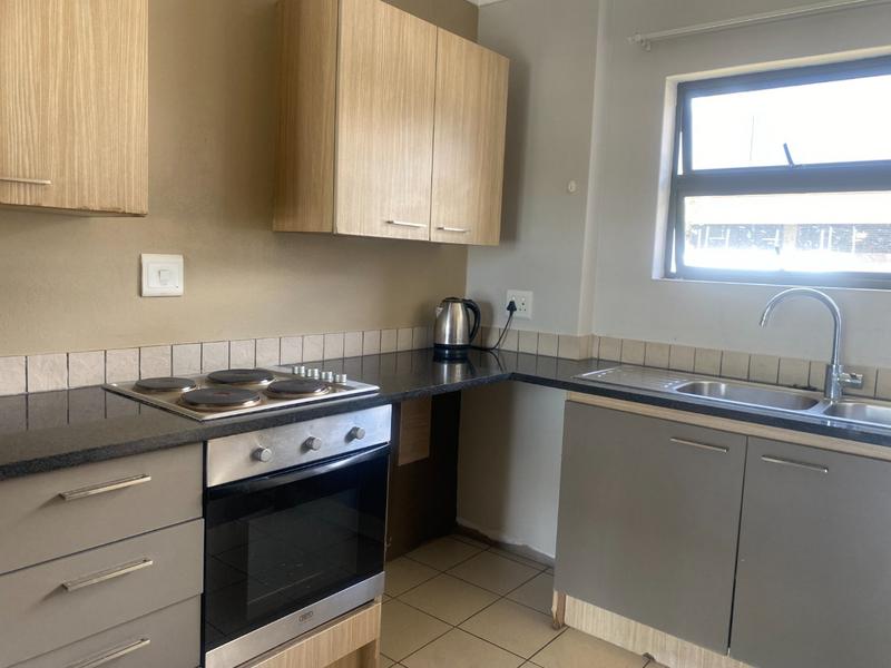 2 Bedroom Property for Sale in The Paddocks Gauteng